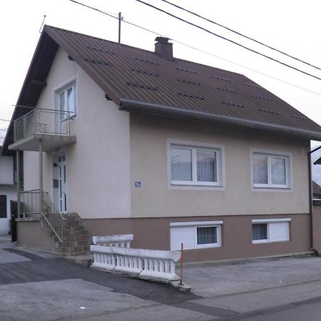 Apartman Marko Ogulin Buitenkant foto