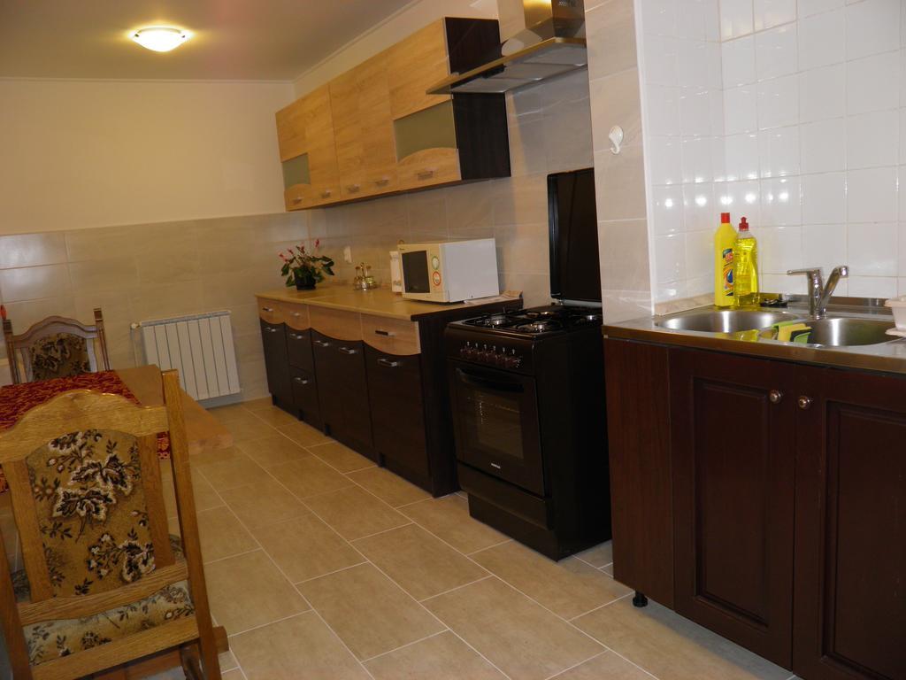 Apartman Marko Ogulin Buitenkant foto