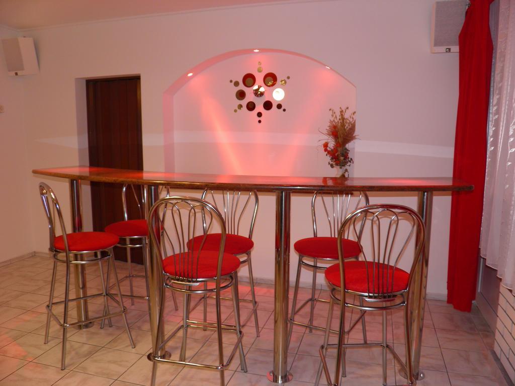 Apartman Marko Ogulin Buitenkant foto