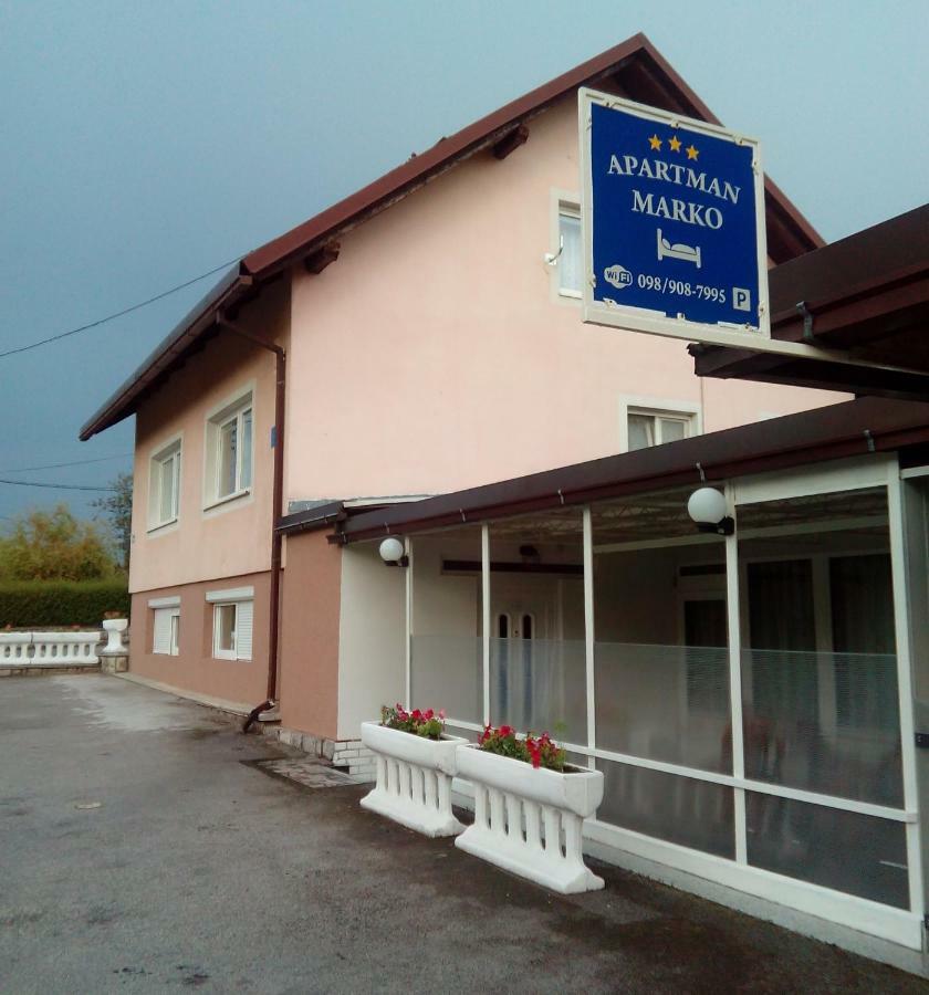 Apartman Marko Ogulin Buitenkant foto